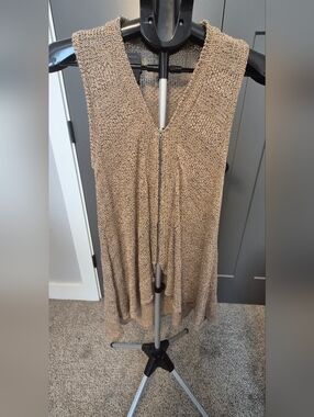 Comfy USA Sleeveless Textured Zip-Front Vest, Small, Made in USA.